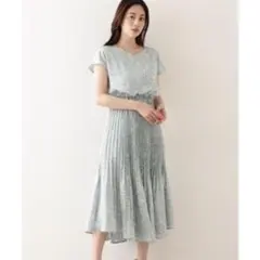 NATURAL BEAUTY BASIC 花柄プリーツワンピース Mのサムネイル