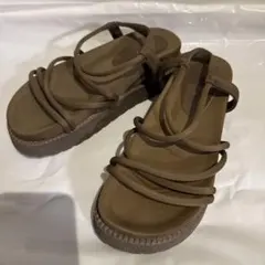 ブラウン ストラップサンダル 厚底