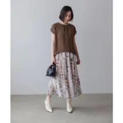 新品タグ付きドッキングニュアンスプリントワンピース定価8910