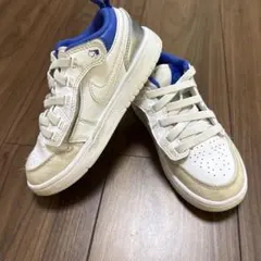 中古　NIKE ジョーダン　キッズ スニーカー ホワイト ブルー