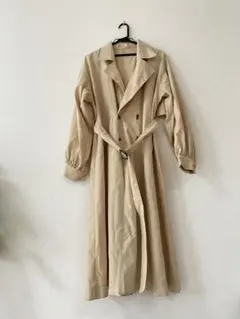 ベージュ トレンチコート バルーンスリーブ