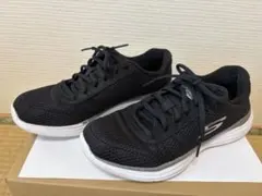 SKECHERS スニーカー　23.5㎝