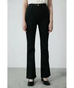 マウジーHIGH WAIST EMOTION FLAREハイウェストフレアデニム