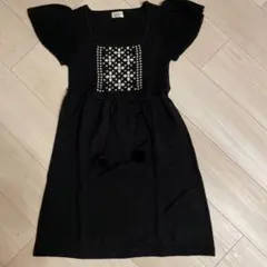 美品！ロディスポット☆ワンピース　黒　膝丈　ポンポン付き　かわいい　大人