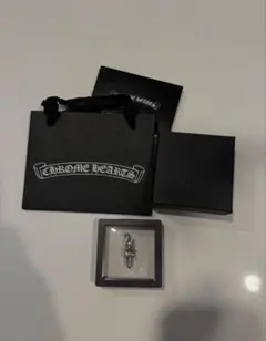未使用原本有CHROME HEARTSクロムハーツTINY E CH PLS3 - メルカリ