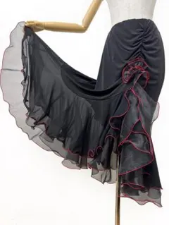 【華やか】新品　赤黒花モチーフ付き　裾フリル　社交ダンス用ロングスカートｐ477