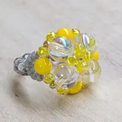 ​透明感あふれる水晶と鮮やかイエローのビーズリング☆