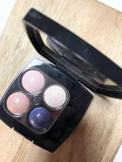 新品未使用・数量限定品chanelレキャトルオンブルアイシャドウパレット264