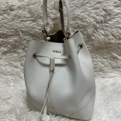 FURLA フルラ　ハンドバッグ　ステイシー　白　巾着 肩掛けのサムネイル