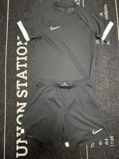 Nike 黒 スポーツウェア ショートスリーブMサイズ