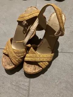 stuart weitzman の夏用サンダルのサムネイル