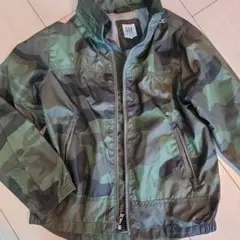☆GAP KIDS 迷彩柄 ウインドブレーカー　120㌢☆