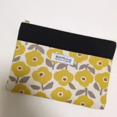 ハンドメイド　フラットポーチ　北欧調　フラワー