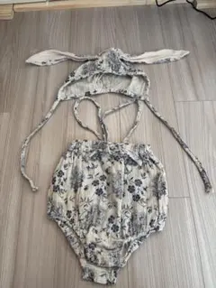 bebe holic べべホリック　花柄ロンパース　ウサ耳帽子付き