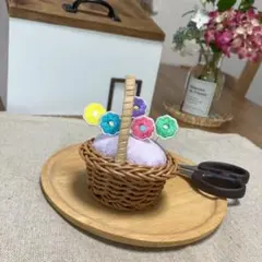花かごピンクッション【刺繍のお花まち針付き】