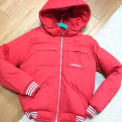 アディダス 中綿ジャケット ダウン フード付き 裏起毛 レッド Мサイズ