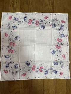 GIVENCHY 花柄ハンカチ