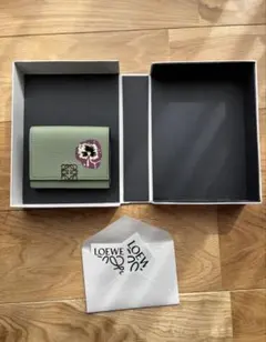LOEWEロエベウィリアムモリスポスターフレーム 花柄 ダークグリーン