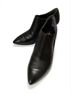 【お値下げ】ROCKPORT ロックポート 黒 レザー ブーティ ヒールのサムネイル