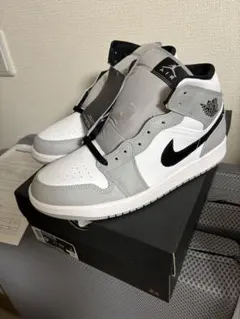 NIKE AIR JORDAN 1 MID ライトスモークグレー　27.5センチのサムネイル