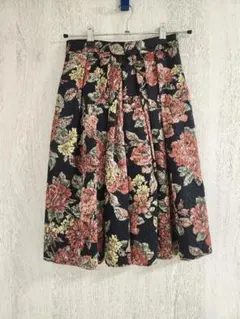 【美品】Andcouture アンドクチュール　ゴブラン織　スカート　36号のサムネイル