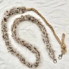 ⭐︎11/24迄限定セール⭐︎ 長さ調節可能　スマホショルダー　マクラメ　ファー