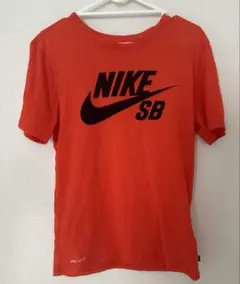 NIKE Tシャツ