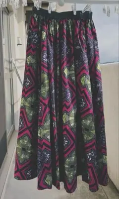 (最終価格)アフリカンプリント　幾何学模様 ロングスカートのサムネイル