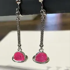 エレクトリックピンクイグナイト❣️スワロビーズ土星と石付スティック宇宙イヤリング