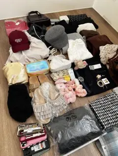まとめ売り　早い者勝ち‼️レディース　衣類　コスメ　35点以上