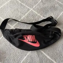 NIKE ボディバッグ ブラック ピンク