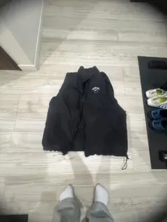 グラフィックプリント ブラックベスト