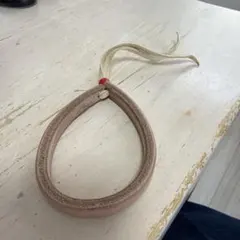 ヌメ革レザー製シンプルブレスレット、幅8ミリ、腕周り18.5センチ、厚み5ミリ