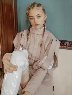 ピンク フリル ロングコート モデル写真付き