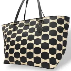 美品　ケイトスペード　トートバッグ　黒　ヘキサゴンパターン　ロゴチャーム　T7