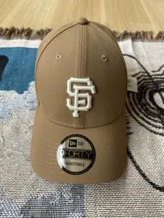 New Era 9FORTY ベージュキャップ