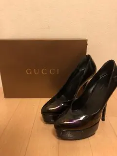 GUCCI エナメルパンプス