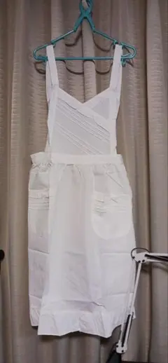 エプロン　白　フリル