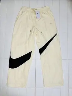 新品　ナイキ(NIKE)ビッグスウッシュ ウーブンパンツ　撥水加工　XLクリーム