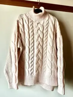 ピンク ケーブルニット タートルネック セーター