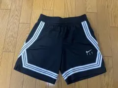 女の子　NIKEショートパンツ　160 used