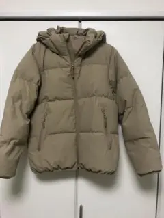 GUベージュ フード付き ダウンジャケットSサイズ