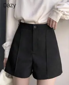 Dazy 黒 タック入りショートパンツ