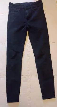 アメリカンイーグル　黒　スキニーパンツ　デニム