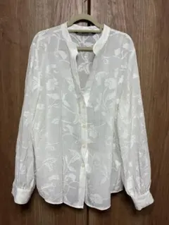 【美品】ZARA シアーシャツ　ブラウス　花柄　白　ホワイトのサムネイル