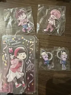 おそ松さん トド松 アクリルキーホルダー アクリルスタンド めじるしチャーム