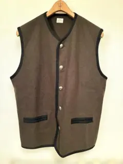 Backersオリーブグリーン ベスト　フロントポケット　フリーサイズ