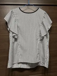 ストライプ柄フリル袖シャツ