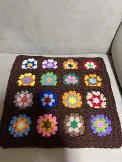 グラニースクエア　かぎ針編み　　マルチカバー　チェアーパット　シートクッション