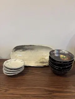 陶器　お皿セット　（大皿1枚、小皿4枚、黒小皿5枚）